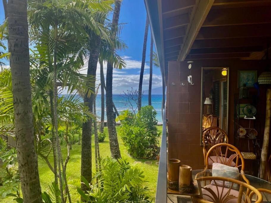 Oceanfront With Aircon-Hear The Waves-Amazing Views-Wifi Lägenhet Lahaina Exteriör bild
