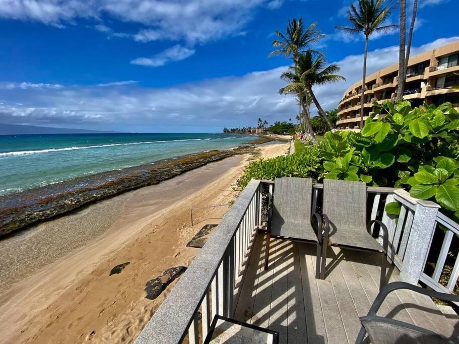 Oceanfront With Aircon-Hear The Waves-Amazing Views-Wifi Lägenhet Lahaina Exteriör bild